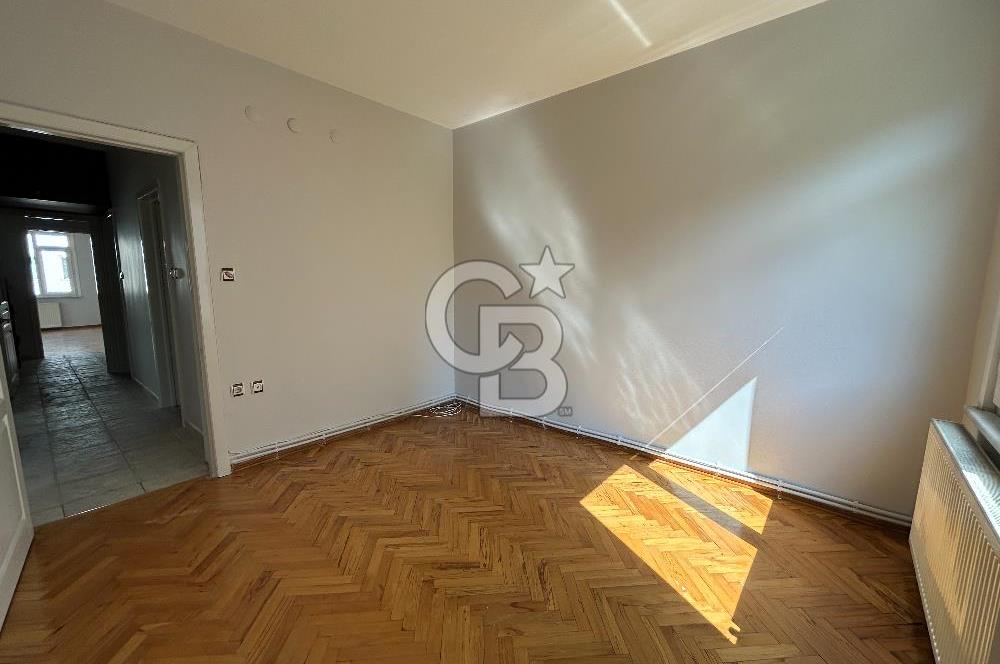 Kozyatağı Sahrayıcedit’te Kiralık Arakat Kombili 3+1 Daire