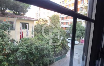 Mimar Sinan’da Yenilenmiş 2+1 Daire  , Konak / İzmir - Hastanelere & Tramvaya Yakın