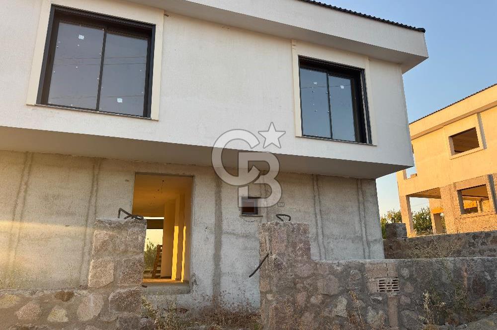 Bornova Beşyolda 630 m² koop. hisseli natamam dubleks villa
