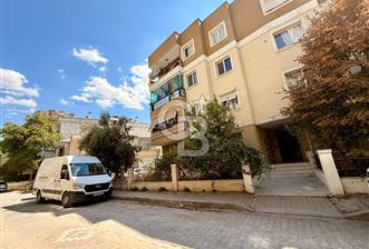 BAYRAKLI İZBAN YAKINI DÜZ AYAK YENİ BİNADA EŞYALI KİRALIK 2+1