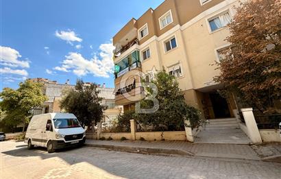 BAYRAKLI İZBAN YAKINI DÜZ AYAK YENİ BİNADA EŞYALI KİRALIK 2+1