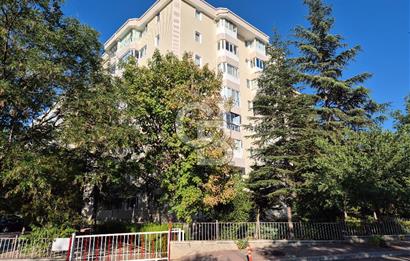 Çiğdem, Dünya Bir Yeşil Sitesi Giriş Kat 3+1 Satılık Daire