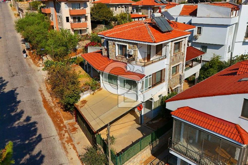 Datça Merkezde 2 Ayrı Girişli 4+1 İkiz Villa – Bahçeli, Otoparklı, Full Eşyalı