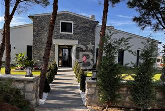 Çamkoza Evleri’nde  Kısa Dönem Kiralama İçin Uygun Triplex Villa 