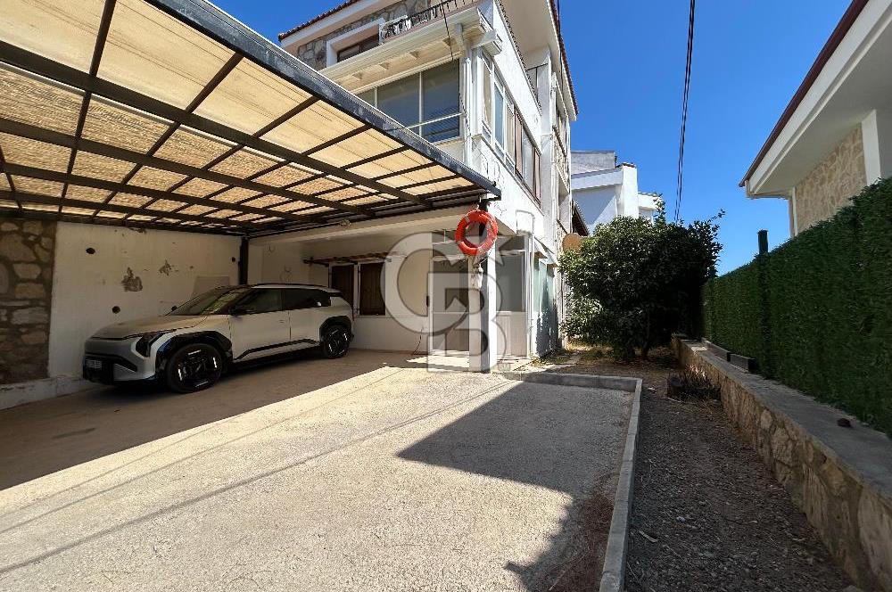 Datça Merkezde 2 Ayrı Girişli 4+1 İkiz Villa – Bahçeli, Otoparklı, Full Eşyalı