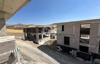  YENİMAHALLE KARACAKAYADA 4+1 GENİŞ SATILIK VİLLA 