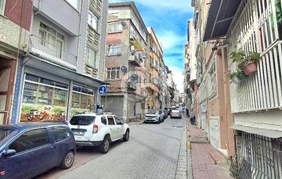 Fatih Hırka-i Şerif'te 2+1 Satılık Daire