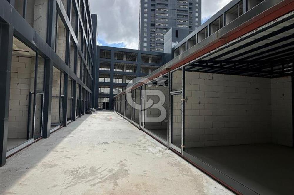 BAHÇEŞEHİR HAYATPARK AVM SATILIK DÜKKAN