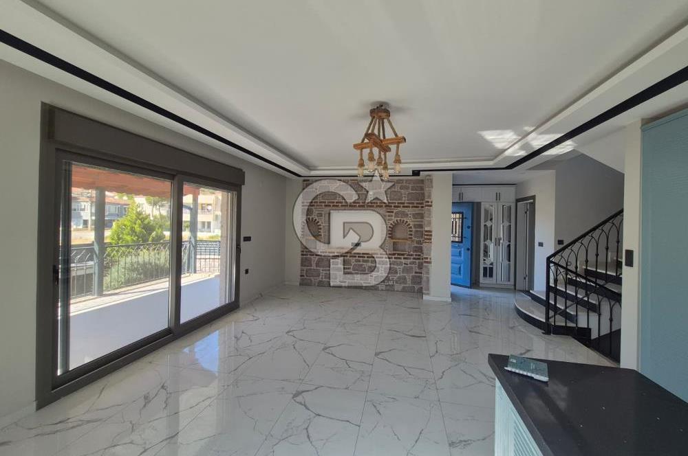 Ayvalık Küçükköy'de 4+1 SAUNALI-HAMAMLI-HAVUZLU Satılık VİLLA