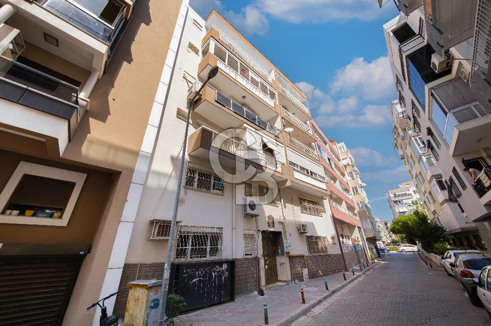 Karşıyaka Aksoy Mahallesi Tadilatlı Geniş 3+1 Satılık Boş Daire