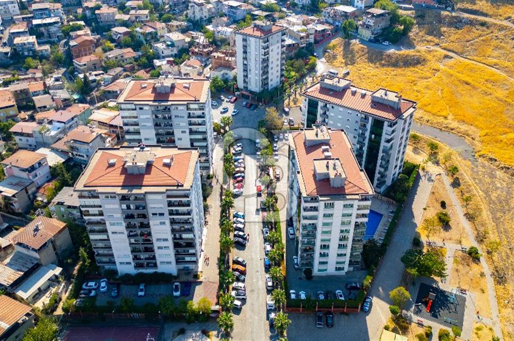 Karşıyaka Örnekköy Mh.Zeytin Evleri 2' Sitesi 3+1 Kiralık Daire