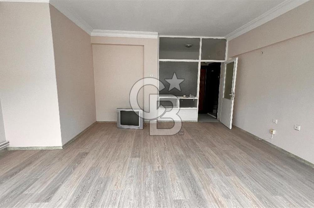 ÇİFLİK CADDESİNDE SATILIK 2+1 DAİRE