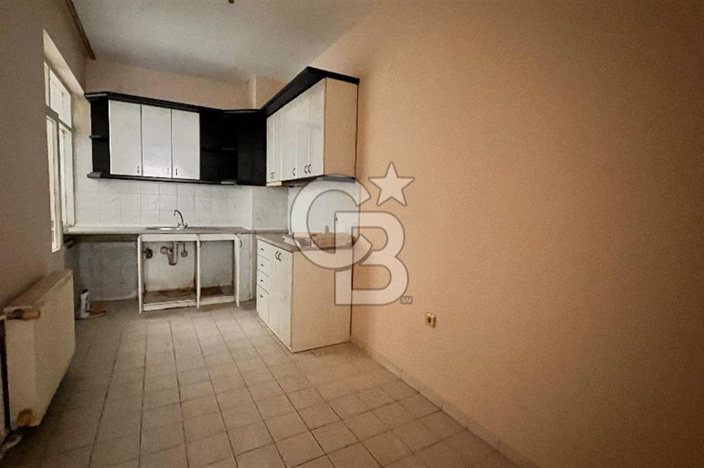 ÇİFLİK CADDESİNDE SATILIK 2+1 DAİRE