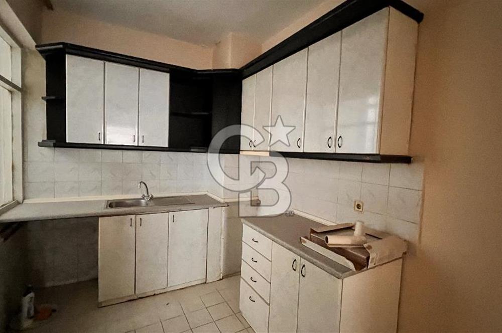 ÇİFLİK CADDESİNDE SATILIK 2+1 DAİRE