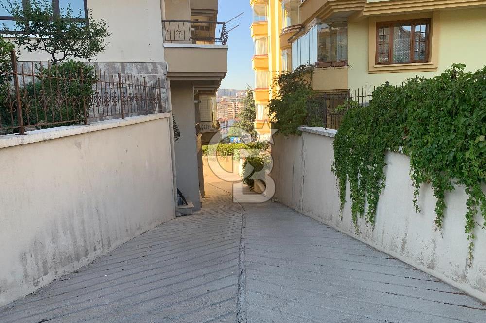 SUBAYEVLERİ KUŞADASI SOKAKTA VADİ MANZARALI ASANSÖRLÜ DAİRE