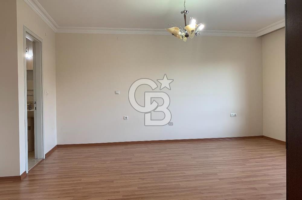 SUBAYEVLERİ KUŞADASI SOKAKTA VADİ MANZARALI ASANSÖRLÜ DAİRE