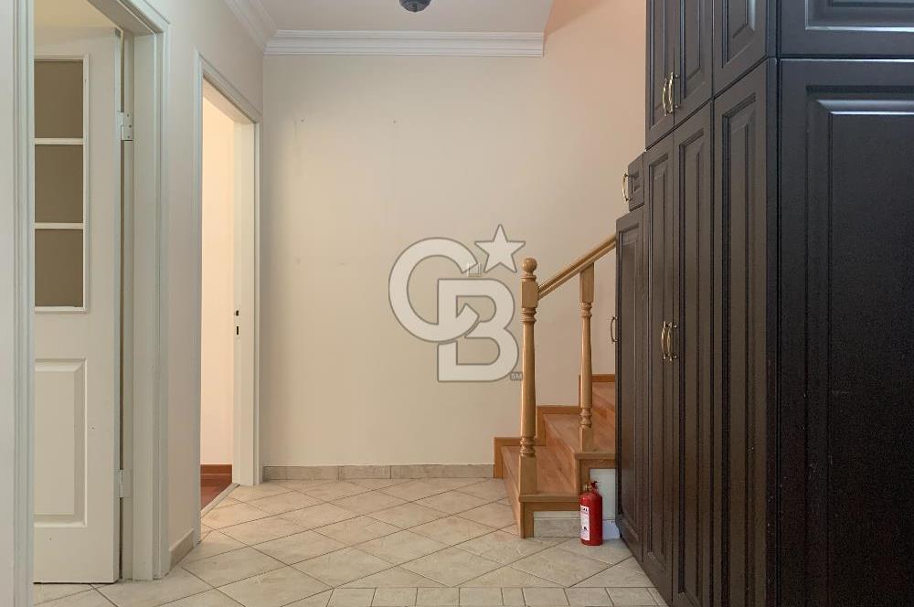 SUBAYEVLERİ KUŞADASI SOKAKTA VADİ MANZARALI ASANSÖRLÜ DAİRE