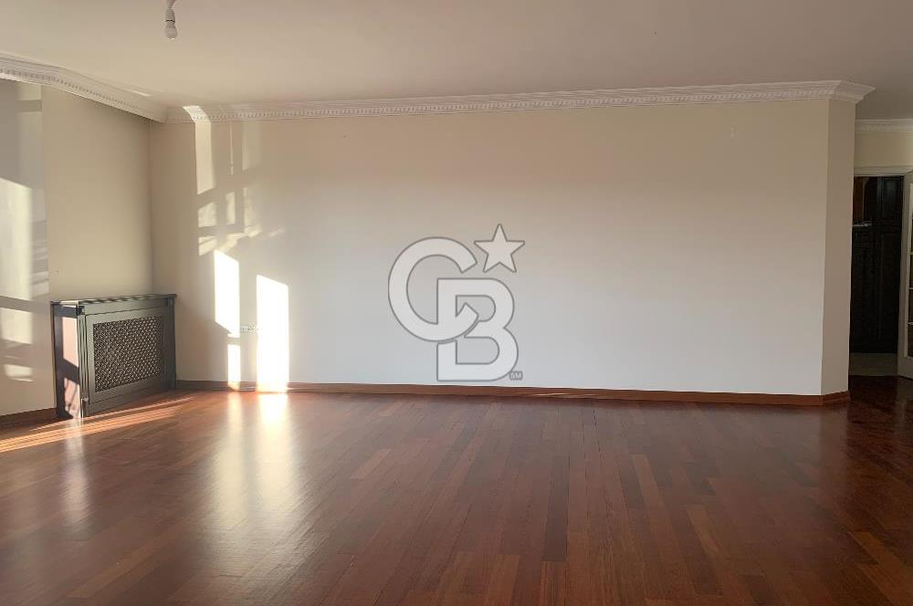 SUBAYEVLERİ KUŞADASI SOKAKTA VADİ MANZARALI ASANSÖRLÜ DAİRE