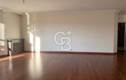 SUBAYEVLERİ KUŞADASI SOKAKTA VADİ MANZARALI ASANSÖRLÜ DAİRE