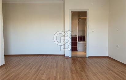 SUBAYEVLERİ KUŞADASI SOKAKTA VADİ MANZARALI ASANSÖRLÜ DAİRE