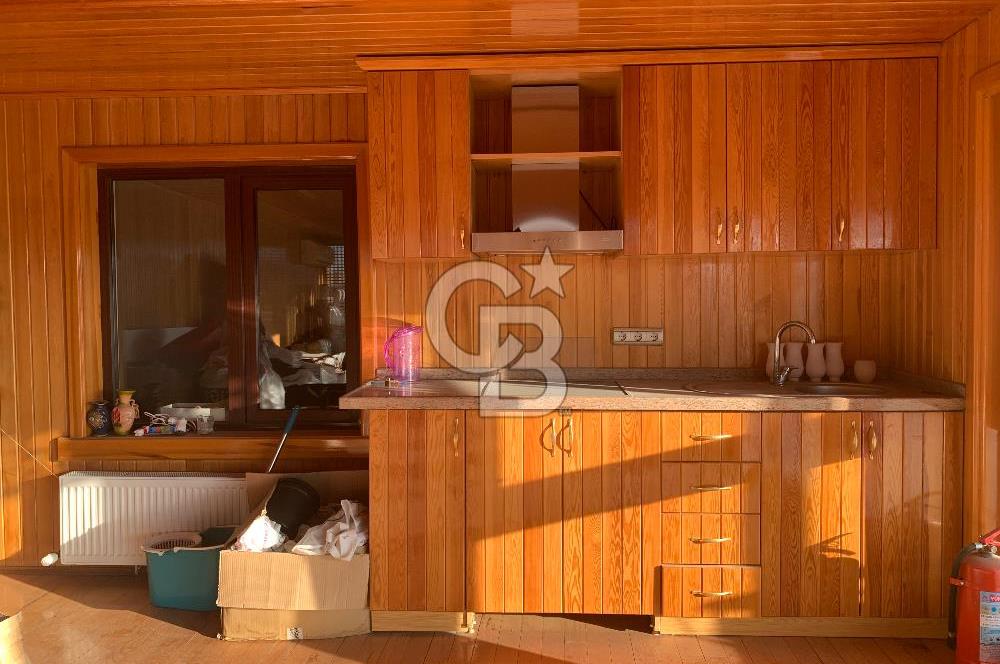 SUBAYEVLERİ KUŞADASI SOKAKTA VADİ MANZARALI ASANSÖRLÜ DAİRE
