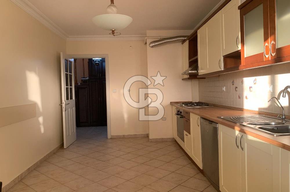 SUBAYEVLERİ KUŞADASI SOKAKTA VADİ MANZARALI ASANSÖRLÜ DAİRE