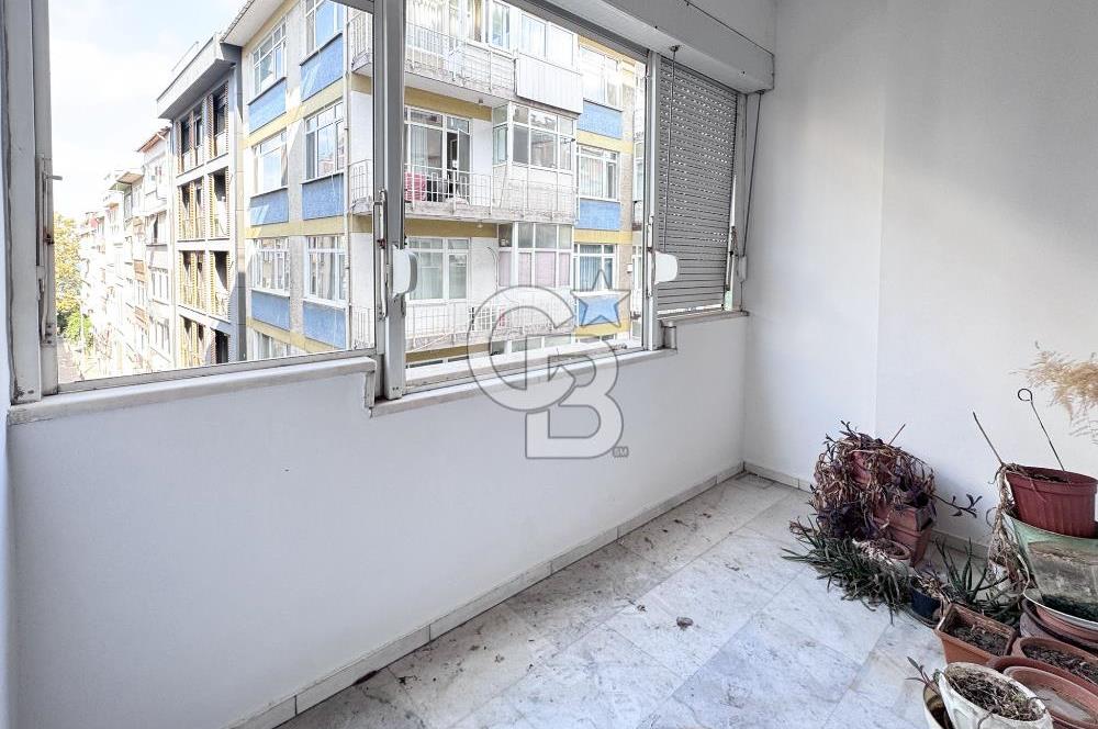 Moda'da Kısmi Deniz Manzaralı Asansörlü, Otoparklı 3+1 Kiralık