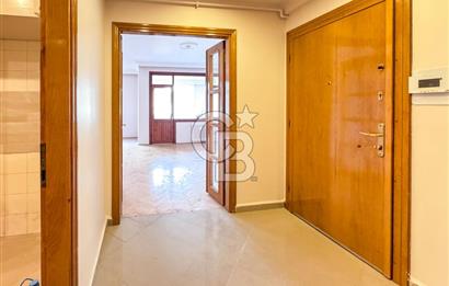 Moda'da Kısmi Deniz Manzaralı Asansörlü, Otoparklı 3+1 Kiralık