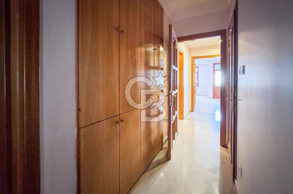 Moda'da Kısmi Deniz Manzaralı Asansörlü, Otoparklı 3+1 Kiralık
