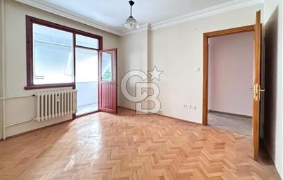 Moda'da Kısmi Deniz Manzaralı Asansörlü, Otoparklı 3+1 Kiralık