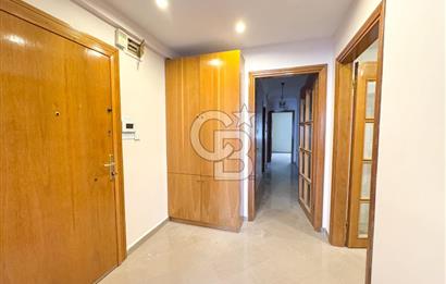 Moda'da Kısmi Deniz Manzaralı Asansörlü, Otoparklı 3+1 Kiralık