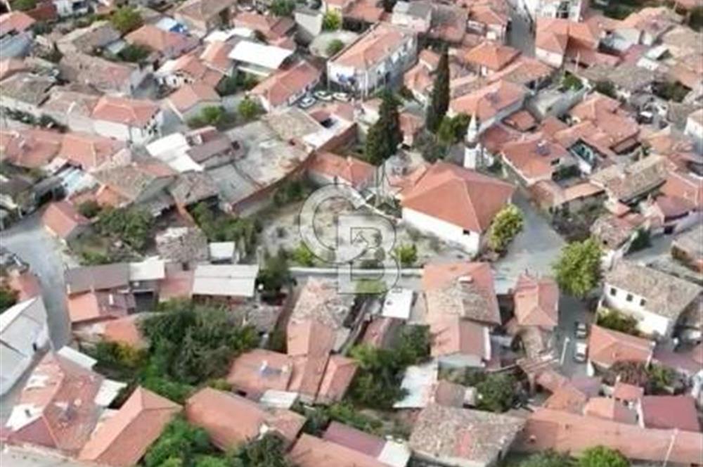 İlçe merkezinde Tapuda ev kayıtlı (fiziken ev yok) 221 m2 bahçe
