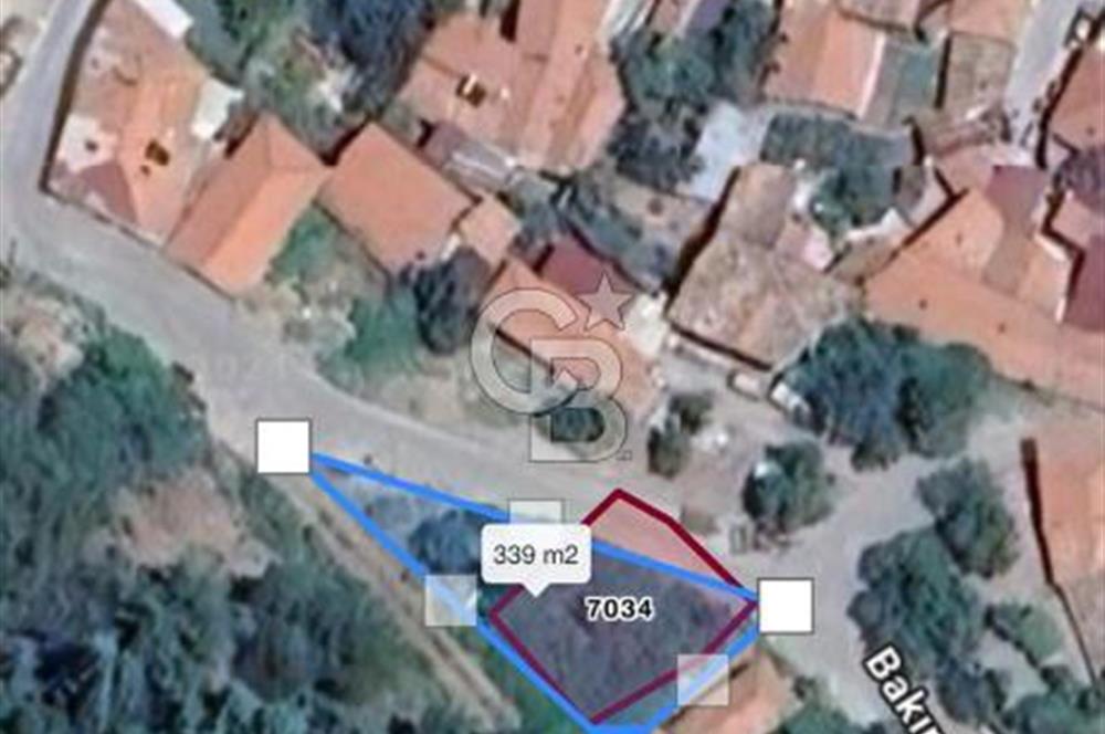 İlçe merkezinde Tapuda ev kayıtlı (fiziken ev yok) 221 m2 bahçe
