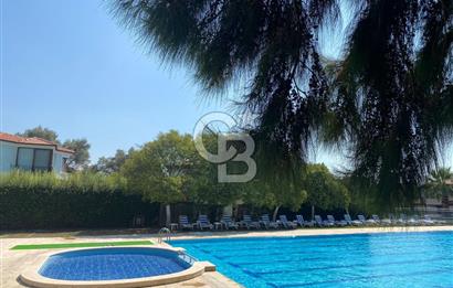 Urla Kuşçular'da Yeşiloba Sitesinde Kiralık 3+1  içi yenilenmiş beyaz eşya dahil, şömineli  müstakil villa 