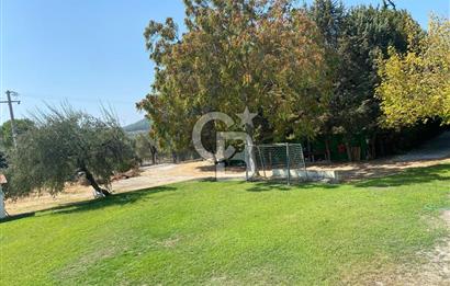 Urla Kuşçular'da Yeşiloba Sitesinde Kiralık 3+1  içi yenilenmiş beyaz eşya dahil, şömineli  müstakil villa 
