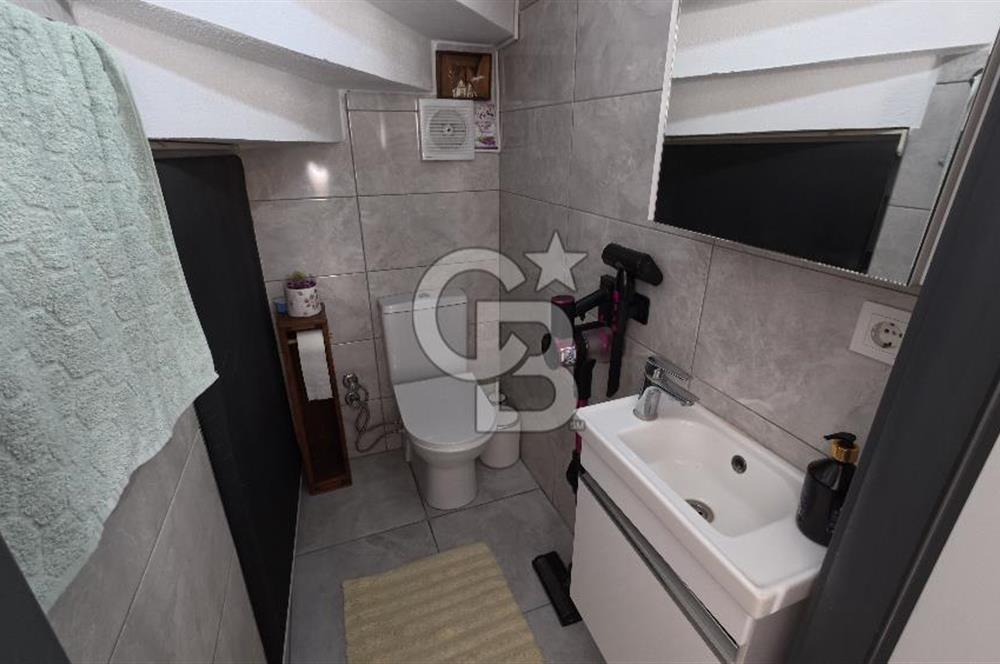 YENİ FOÇA'DA SATILIK YAZLIK VİLLA
