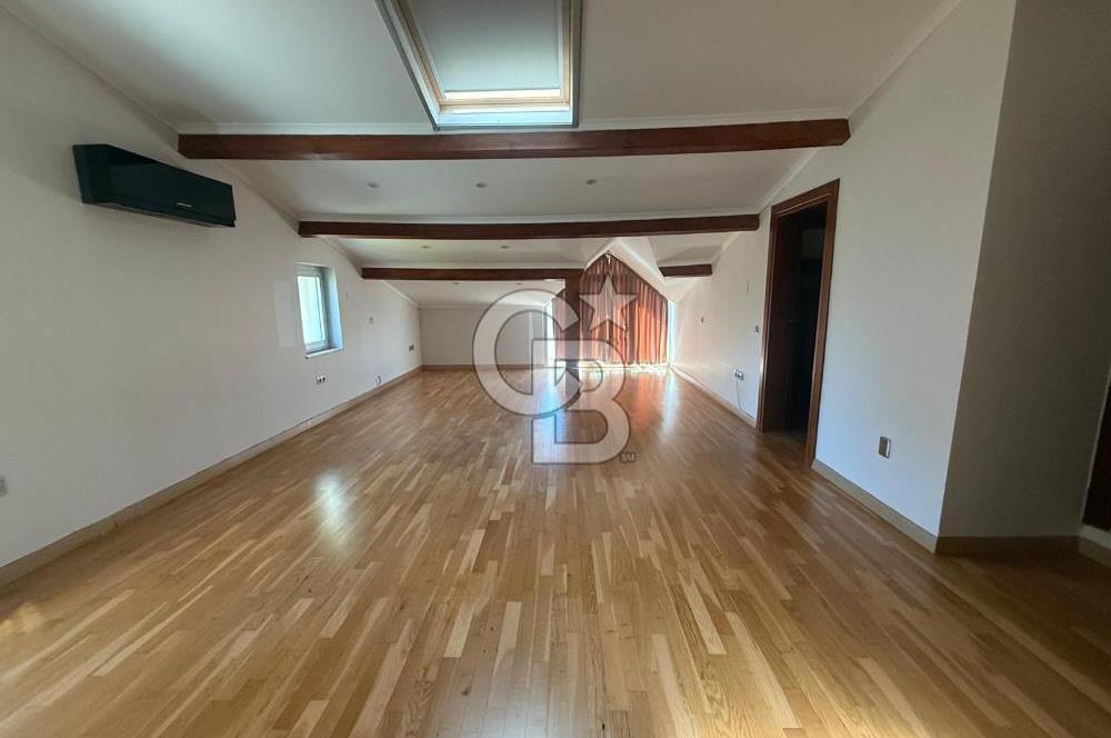 Urla İçmelerde Kiralık 6+1 Villa