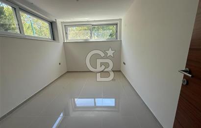 Urla İçmelerde Kiralık 6+1 Villa