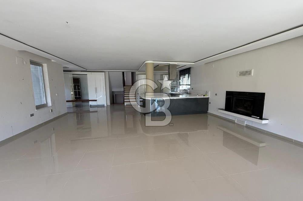Urla İçmelerde Kiralık 6+1 Villa