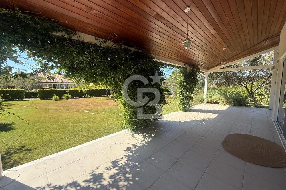 Urla İçmelerde Kiralık 6+1 Villa