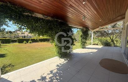 Urla İçmelerde Kiralık 6+1 Villa