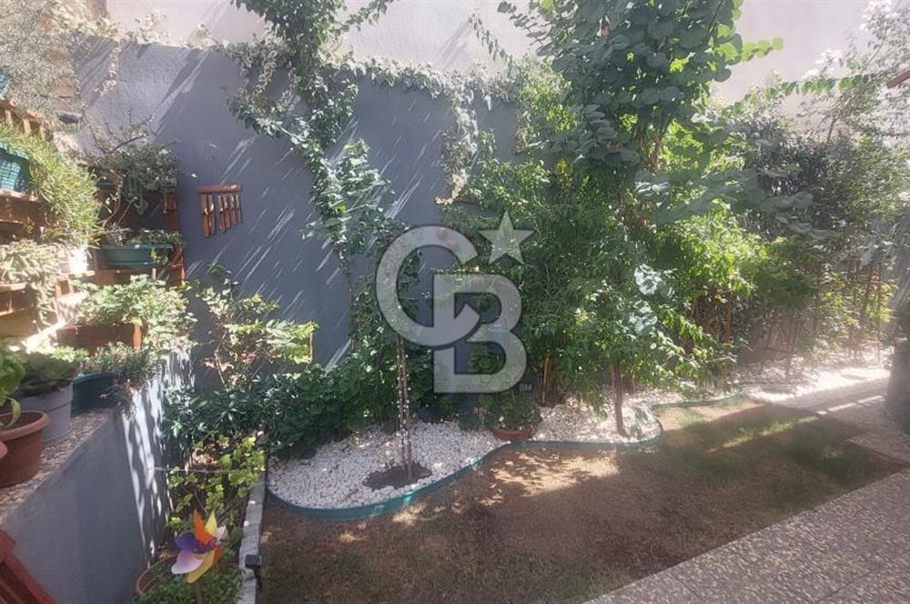 YENİ FOÇA'DA SATILIK YAZLIK VİLLA