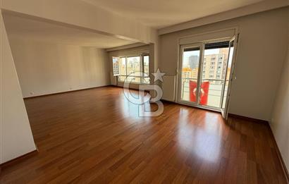 Ataşehir Kentplus 3352'de Havuz Mnz. Büyük Tip Kiralık 4+1 Daire