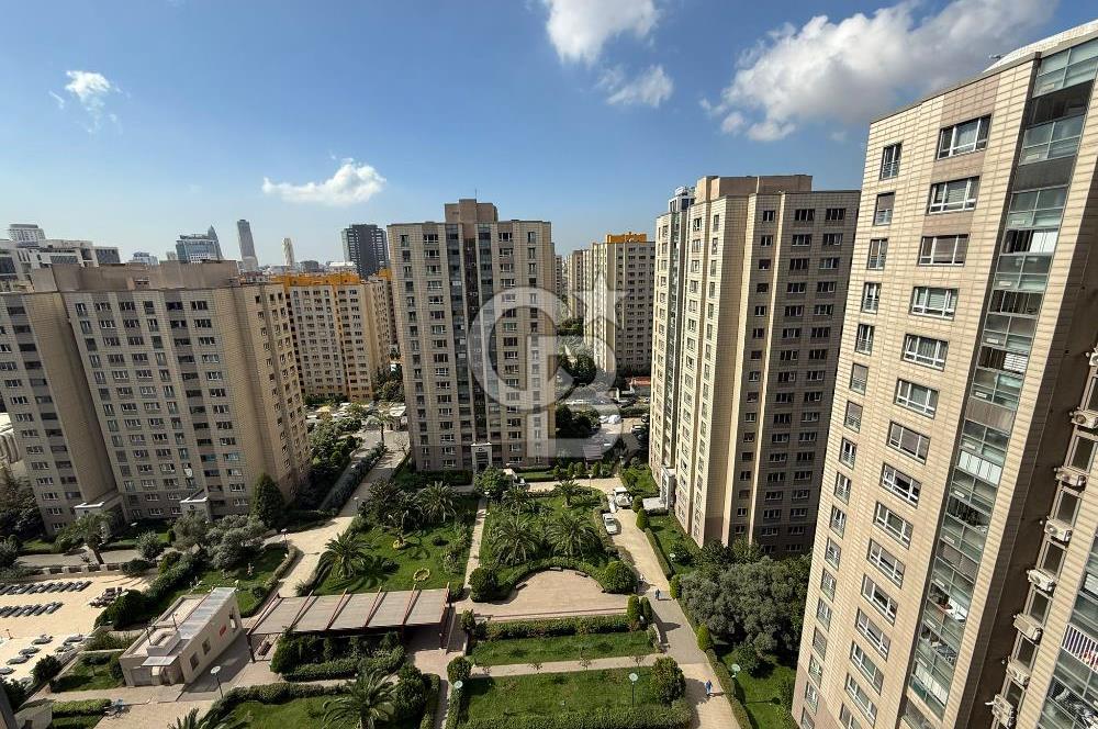 Ataşehir Kentplus 3352'de Havuz Mnz. Büyük Tip Kiralık 4+1 Daire