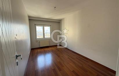 Ataşehir Kentplus 3352'de Havuz Mnz. Büyük Tip Kiralık 4+1 Daire