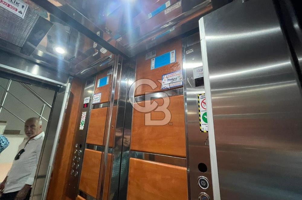 ÇEKMEKÖY MİMARSİNAN ÇAVUŞBAŞI CADDE CEPHELİ SATILIK OFİS