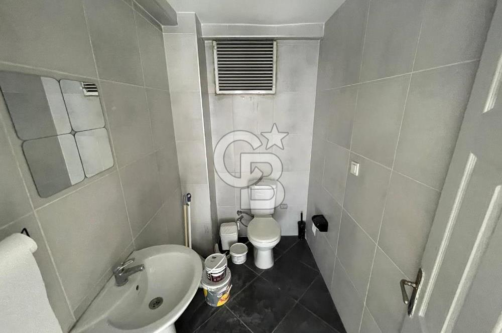 ÇEKMEKÖY MİMARSİNAN ÇAVUŞBAŞI CADDE CEPHELİ SATILIK OFİS