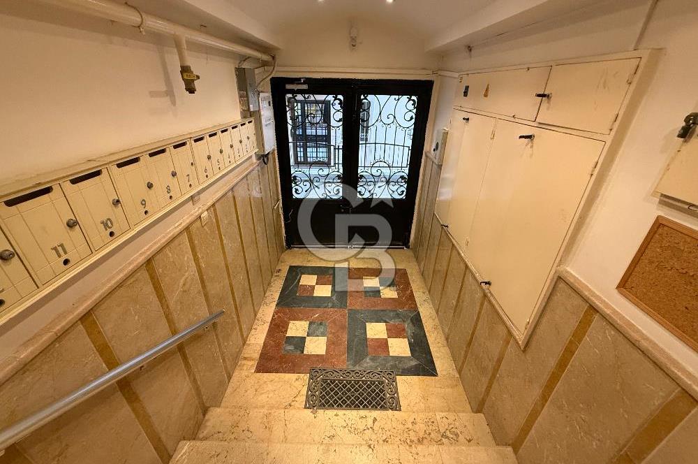 İzmir Karşıyaka Bostanlı Merkezde 3+1 140 m2 Net Kiralık Daire