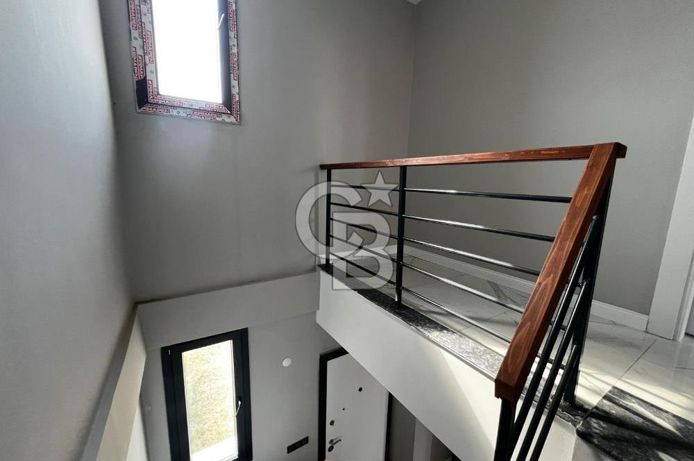 Seferihisar'da Satılık Sıfır 4+1, Geniş, Müstakil Havuzlu Villa