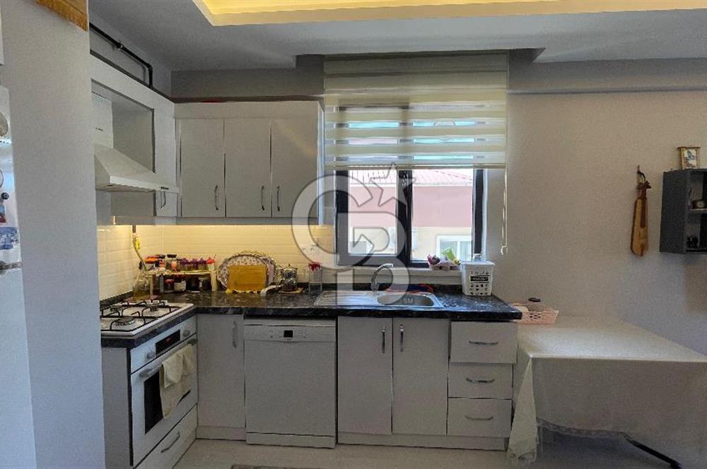 ATAKENT MAHALLESİNDE TRAMVAYA 2 DK SATILIK GENİŞ 1+1 DAİRE